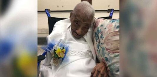 Mujer de 106 años anuncia que la fe es el secreto de una vida larga